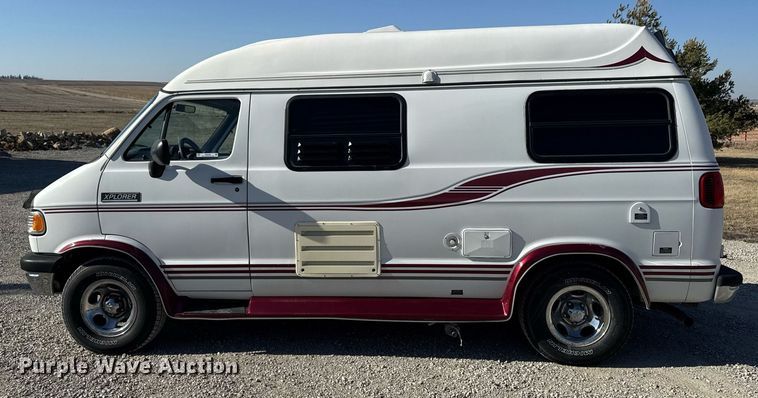 image for item EM3586 1997 Xplorer MUR-VAN HT RV
