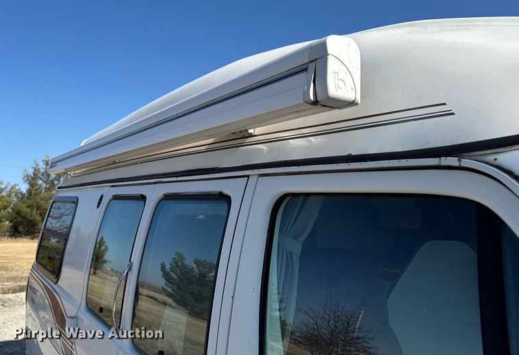 image for item EM3586 1997 Xplorer MUR-VAN HT RV