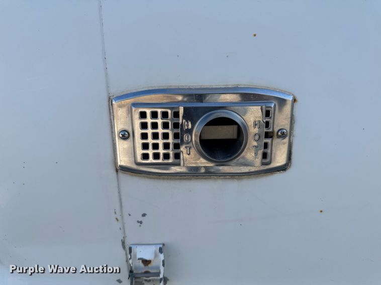 image for item EM3586 1997 Xplorer MUR-VAN HT RV