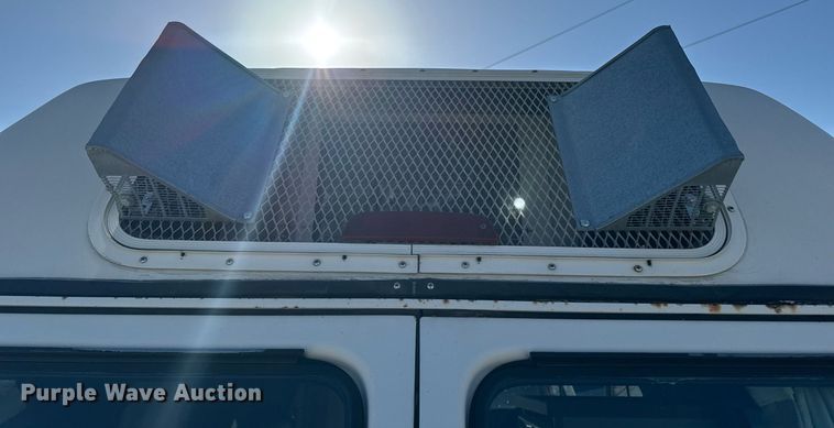 image for item EM3586 1997 Xplorer MUR-VAN HT RV