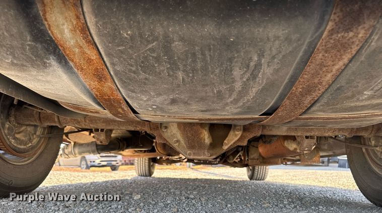 image for item EM3586 1997 Xplorer MUR-VAN HT RV