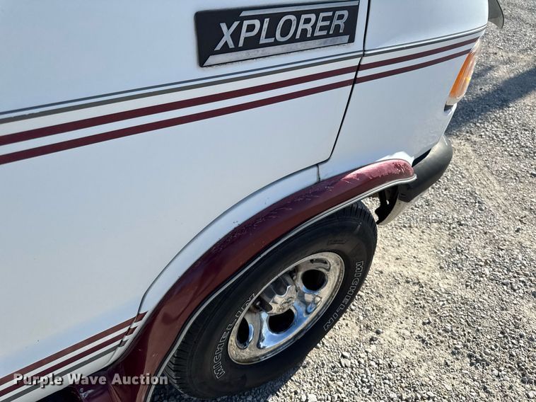 image for item EM3586 1997 Xplorer MUR-VAN HT RV