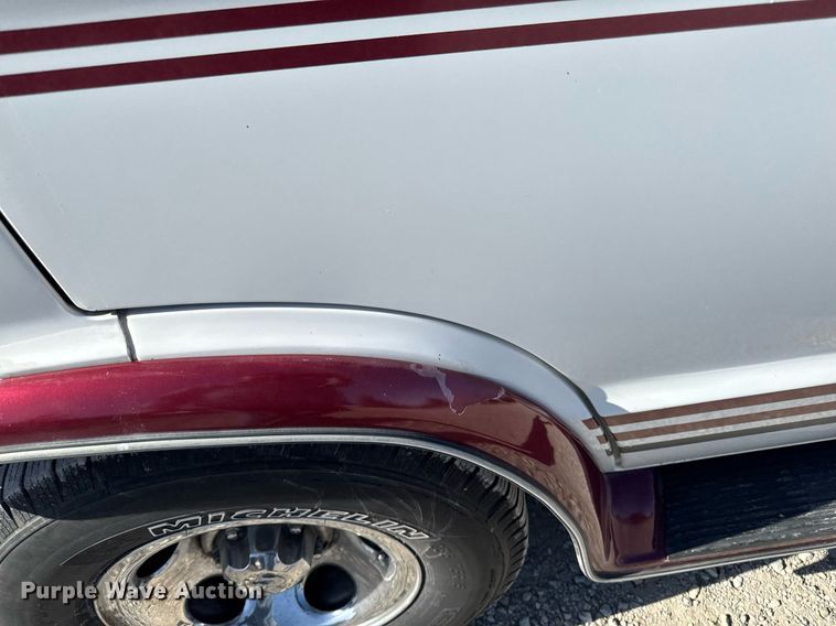 image for item EM3586 1997 Xplorer MUR-VAN HT RV