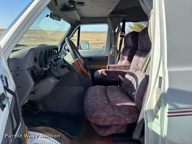 image for item EM3586 1997 Xplorer MUR-VAN HT RV