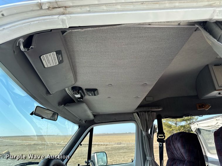 image for item EM3586 1997 Xplorer MUR-VAN HT RV