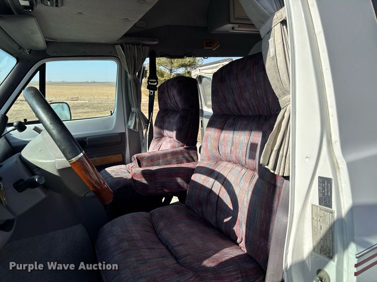 image for item EM3586 1997 Xplorer MUR-VAN HT RV