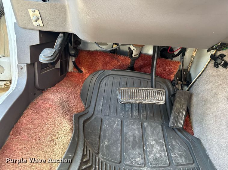 image for item EM3586 1997 Xplorer MUR-VAN HT RV