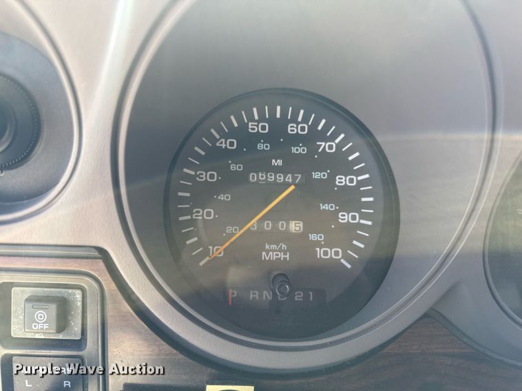 image for item EM3586 1997 Xplorer MUR-VAN HT RV