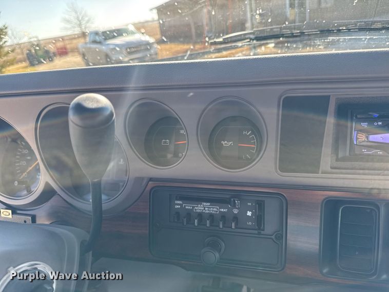 image for item EM3586 1997 Xplorer MUR-VAN HT RV