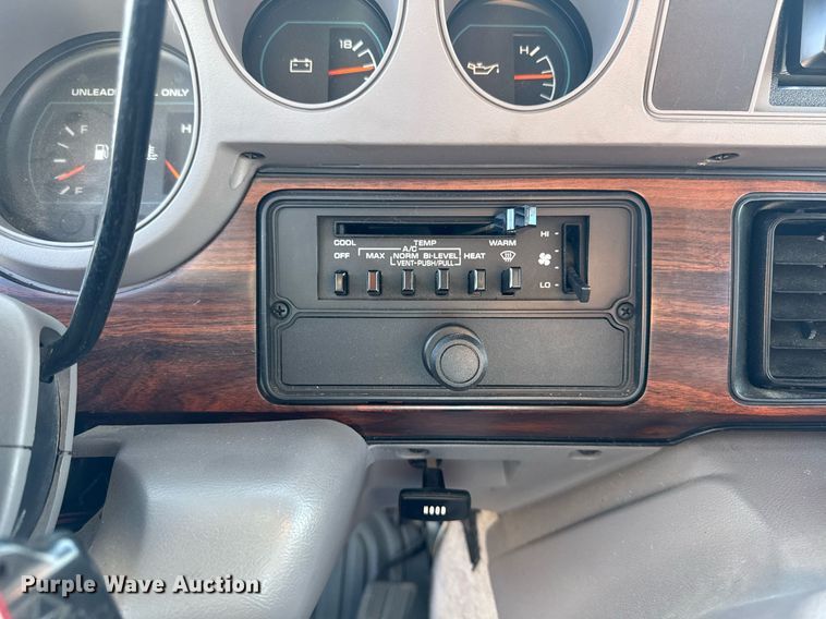 image for item EM3586 1997 Xplorer MUR-VAN HT RV