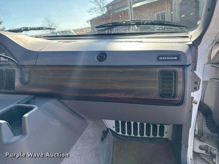 image for item EM3586 1997 Xplorer MUR-VAN HT RV