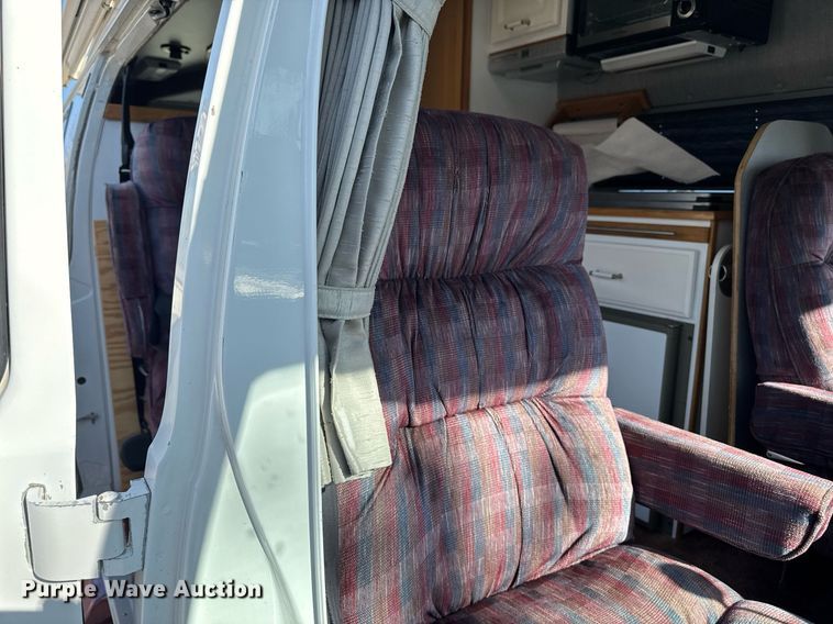 image for item EM3586 1997 Xplorer MUR-VAN HT RV