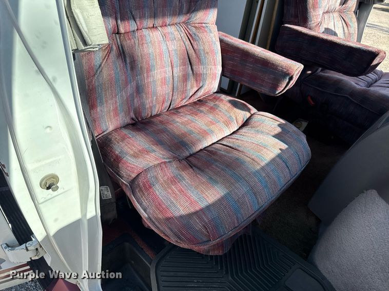 image for item EM3586 1997 Xplorer MUR-VAN HT RV