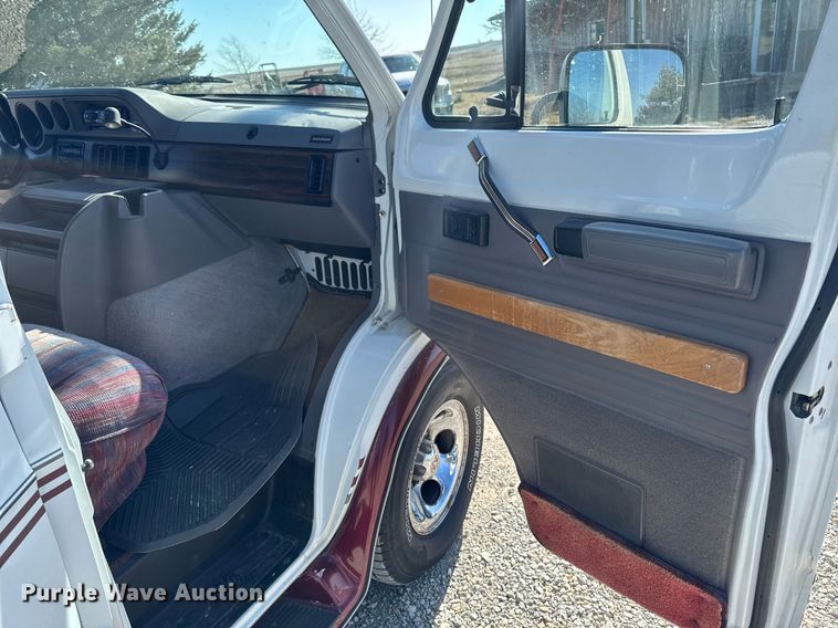 image for item EM3586 1997 Xplorer MUR-VAN HT RV