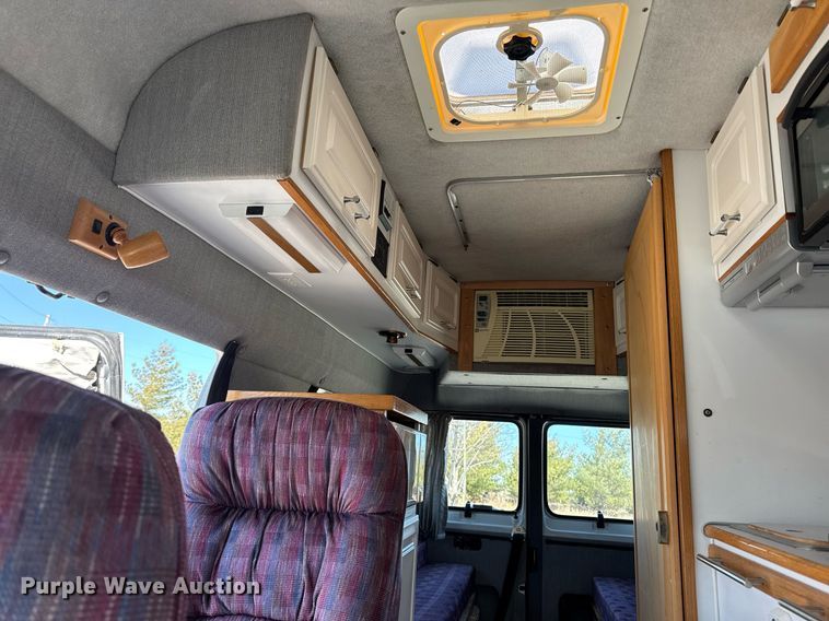 image for item EM3586 1997 Xplorer MUR-VAN HT RV