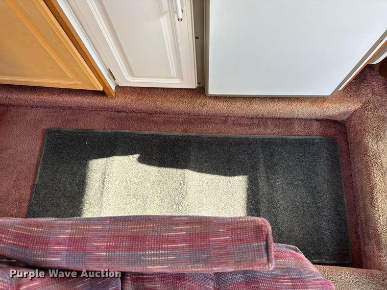 image for item EM3586 1997 Xplorer MUR-VAN HT RV