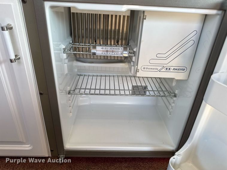 image for item EM3586 1997 Xplorer MUR-VAN HT RV