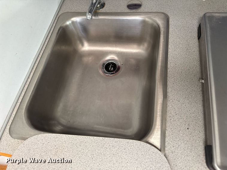 image for item EM3586 1997 Xplorer MUR-VAN HT RV