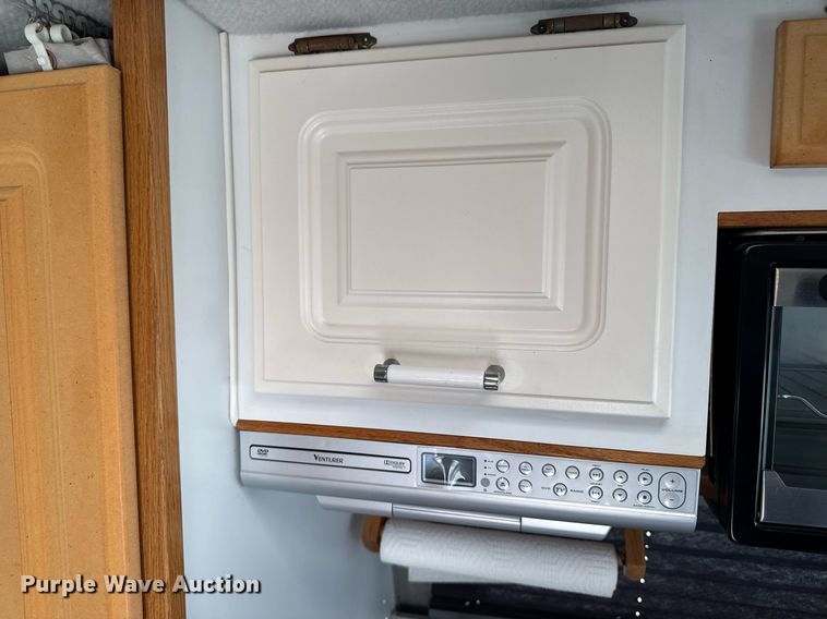 image for item EM3586 1997 Xplorer MUR-VAN HT RV