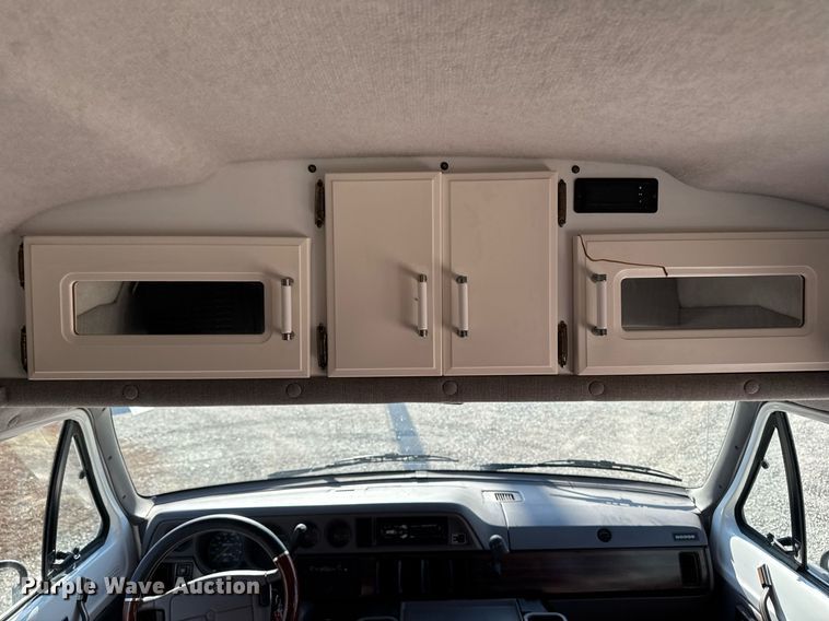 image for item EM3586 1997 Xplorer MUR-VAN HT RV