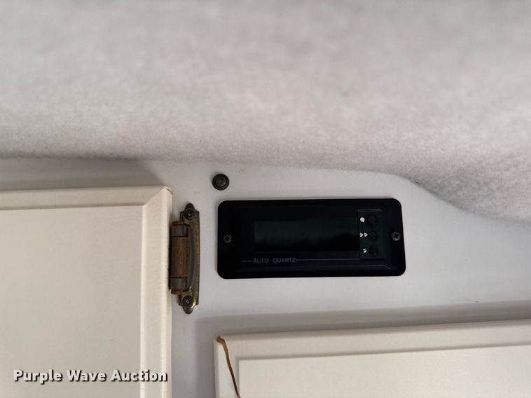 image for item EM3586 1997 Xplorer MUR-VAN HT RV