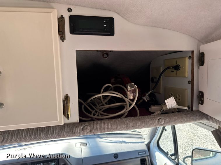 image for item EM3586 1997 Xplorer MUR-VAN HT RV