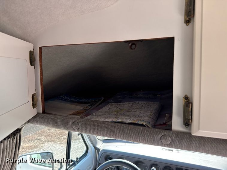 image for item EM3586 1997 Xplorer MUR-VAN HT RV