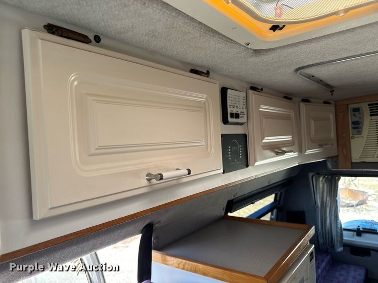image for item EM3586 1997 Xplorer MUR-VAN HT RV