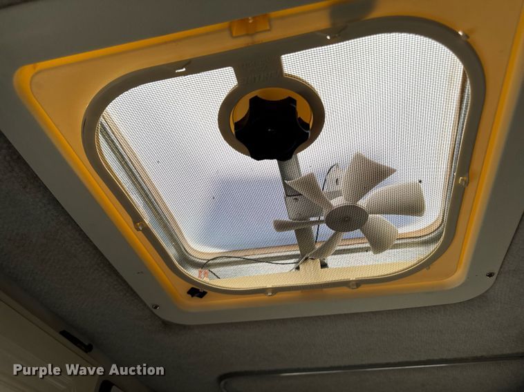 image for item EM3586 1997 Xplorer MUR-VAN HT RV