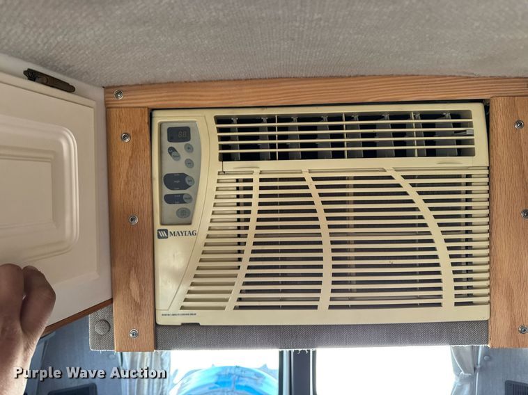 image for item EM3586 1997 Xplorer MUR-VAN HT RV