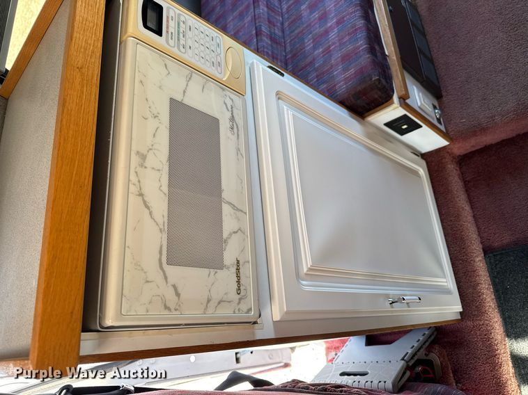 image for item EM3586 1997 Xplorer MUR-VAN HT RV