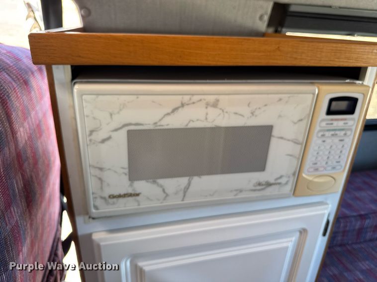 image for item EM3586 1997 Xplorer MUR-VAN HT RV