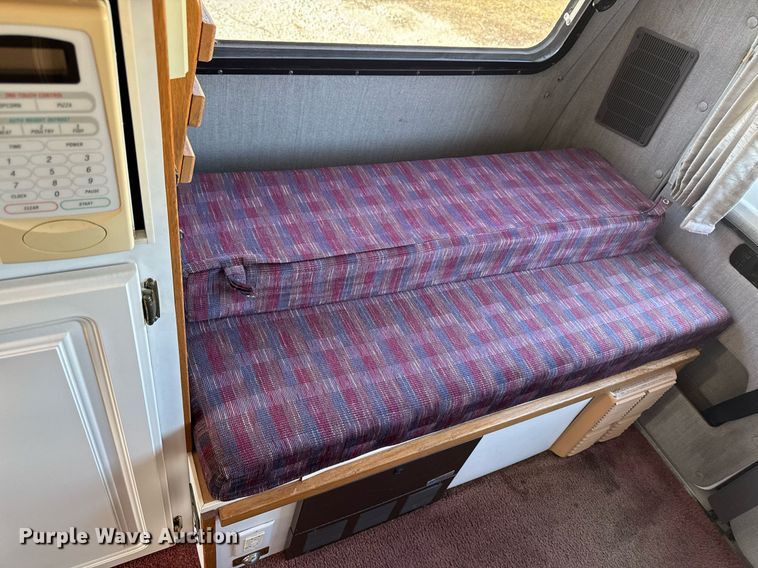 image for item EM3586 1997 Xplorer MUR-VAN HT RV