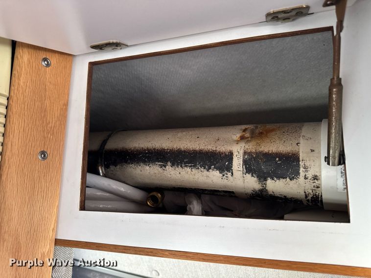 image for item EM3586 1997 Xplorer MUR-VAN HT RV