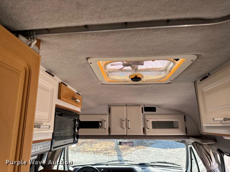 image for item EM3586 1997 Xplorer MUR-VAN HT RV