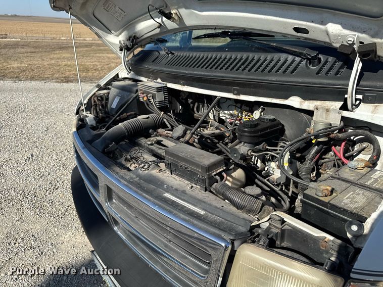 image for item EM3586 1997 Xplorer MUR-VAN HT RV