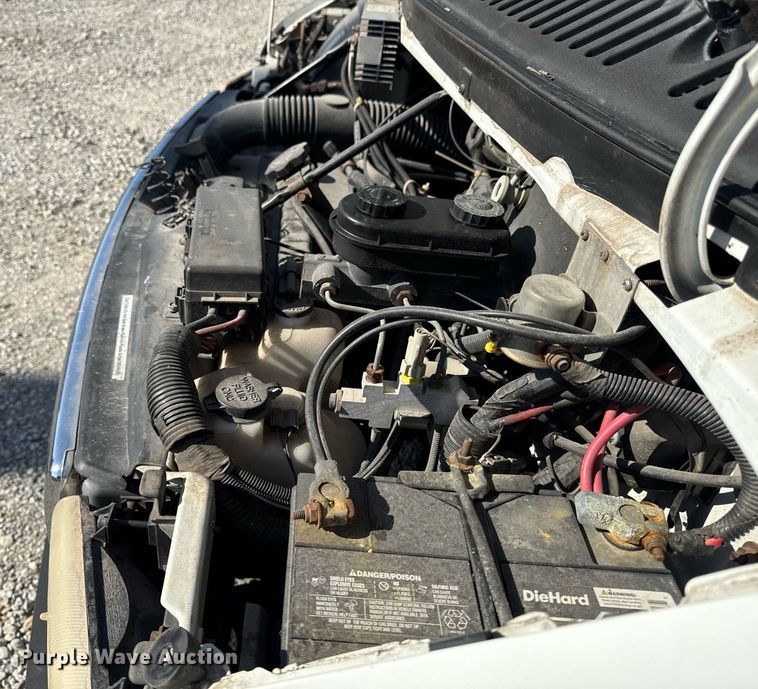 image for item EM3586 1997 Xplorer MUR-VAN HT RV