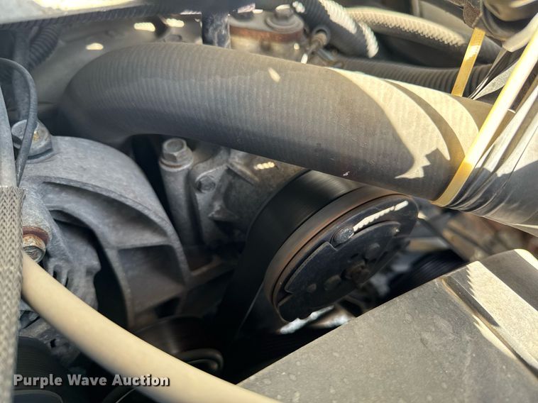 image for item EM3586 1997 Xplorer MUR-VAN HT RV