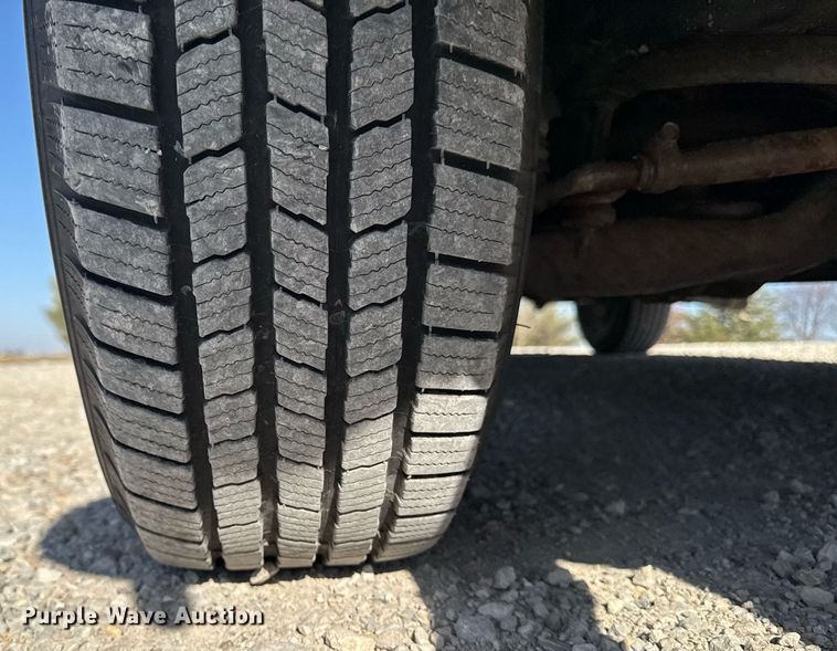 image for item EM3586 1997 Xplorer MUR-VAN HT RV