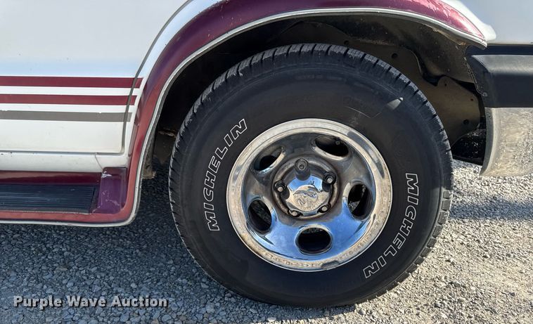 image for item EM3586 1997 Xplorer MUR-VAN HT RV