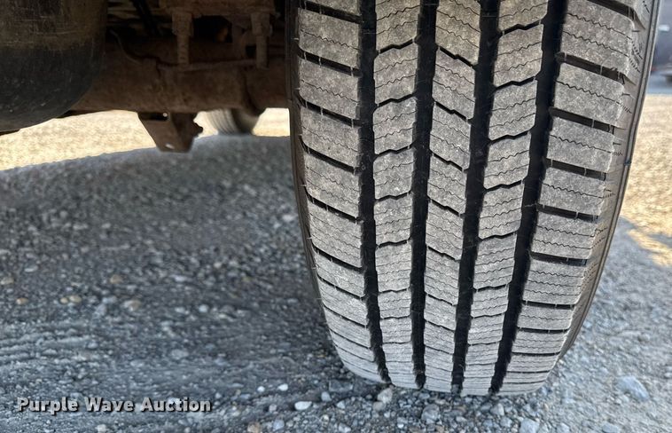 image for item EM3586 1997 Xplorer MUR-VAN HT RV