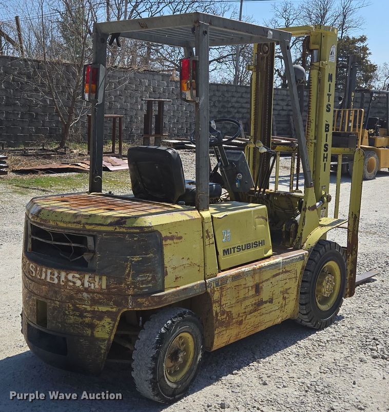 image for item EN3513 Mitsubishi FG25 forklift
