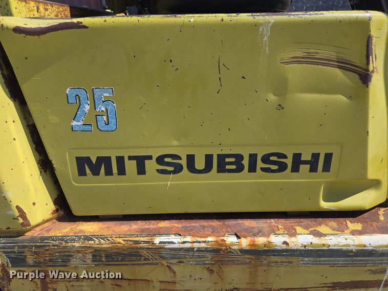 image for item EN3513 Mitsubishi FG25 forklift