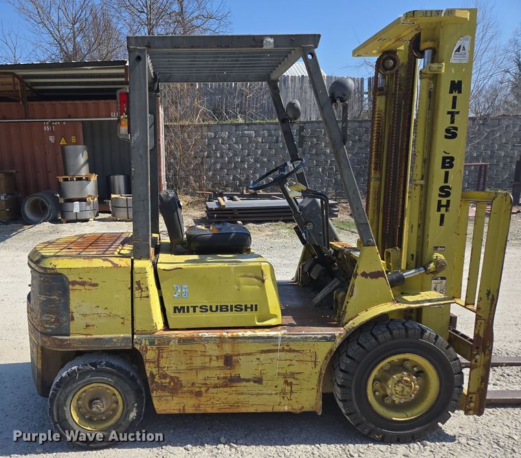 image for item EN3513 Mitsubishi FG25 forklift
