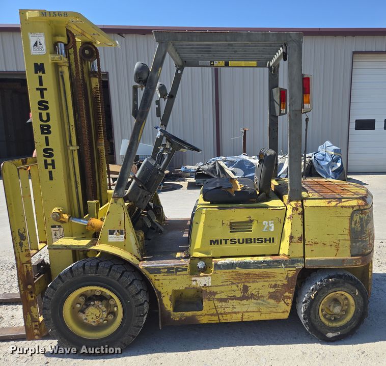 image for item EN3513 Mitsubishi FG25 forklift