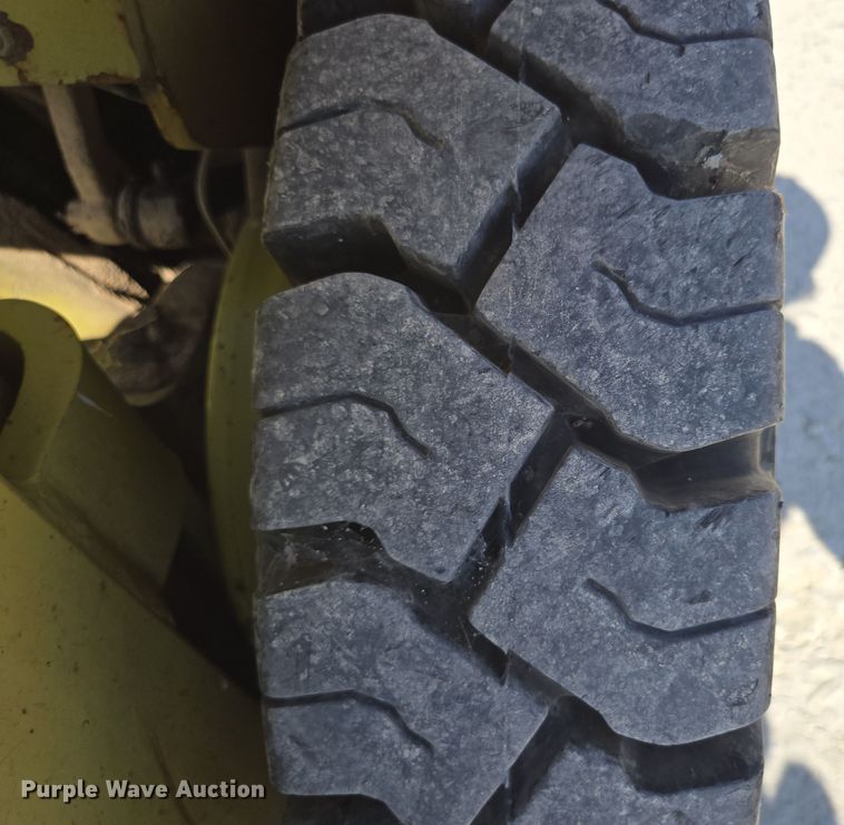 image for item EN3513 Mitsubishi FG25 forklift