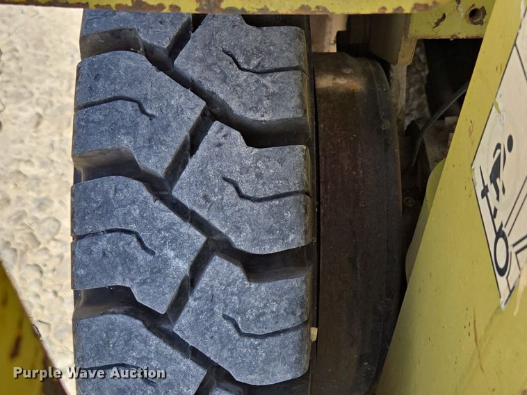 image for item EN3513 Mitsubishi FG25 forklift