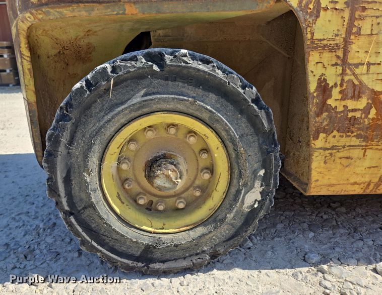 image for item EN3513 Mitsubishi FG25 forklift