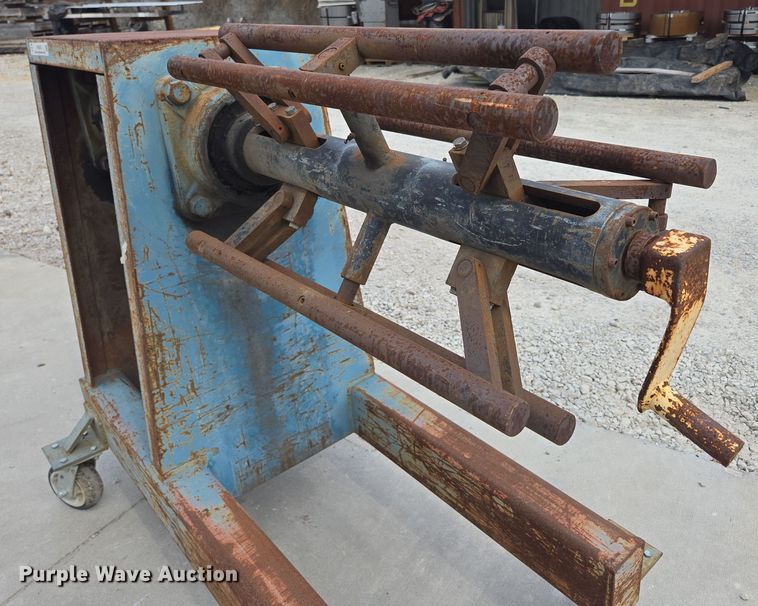 image for item EN3520 Metal decoiler