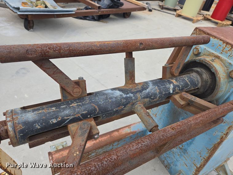 image for item EN3520 Metal decoiler